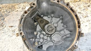 How to rebuild a transmission - sodablasting and sandblasting