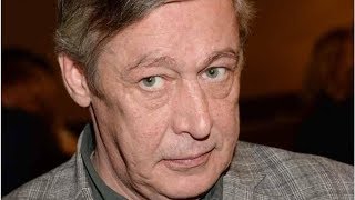 Михаил Ефремов с трудом держался на похоронах матери