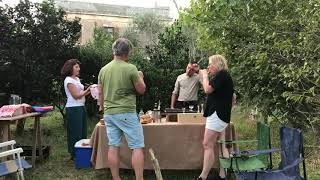 Erbe da Bere - Esperienza Airbnb nel Bar Mita di Elia Calò con Herma e Arjan