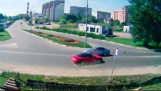 ДТП в Серпухове. Красный купе на коварном пустом перекрёстке... 06 июля 2016г