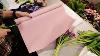 Упаковка букетов-комплиментов в корейском стиле.