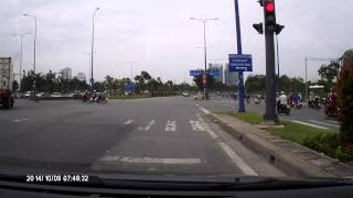 Di chuyển sai hướng đi của làn đường