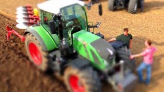 Fendt 724 Vario, John Deere 6210R, New Holland T 7.270, MF 7624 und Valtra T 203 im Test