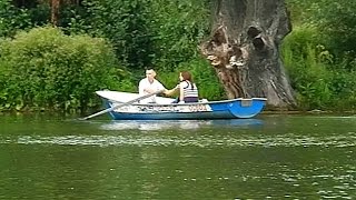 Лодка на озере. Футажи с лодкой. Романтичные видео. Футажи для видеомонтажа