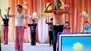 Жестовая песня. Группа-БАРБАРИКИ. "ДОБРОТА".10.05.2011 (репетиция) (9лет.)