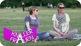 Die Bedeutung von Schluckauf [subtitled]  | Knallerfrauen mit Martina Hill