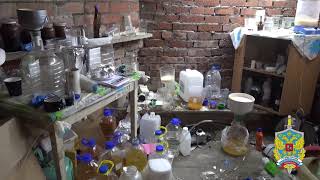 Подмосковные полицейские ликвидировали нарколабораторию по производству амфетамина