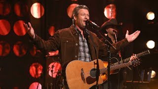 Blake Shelton Performs 'I'll Name the Dogs'