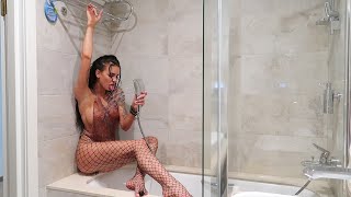Ксюша Красивчик и Катя Зуева в Ванной. Охота на Охотном. Sexy Bathroom Shooting