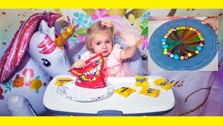Детский опыт с конфетами и водой Радуга из Skittles M&M's Candy science experiment for kids