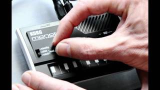 Korg Monotron Fun with Dance Track via Aux Input