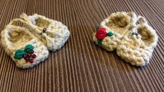 DIY Подарок со смыслом за полчаса. Вязание крючком сувенирных лаптей - оберегов.