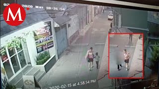 VIDEO: Momento en el que Fátima se va con una mujer saliendo de su escuela