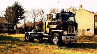 Mack F700