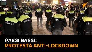Paesi Bassi: i manifestanti anti-lockdown si scontrano con la polizia