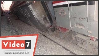 أول لقطات لخروج قطار القاهرة أسوان عن مساره