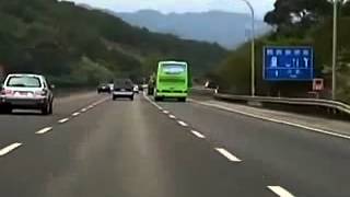 Фургон ниоткуда! Жуткая авария на встречке