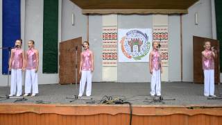 Квінтет  - Квітень