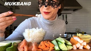 MUKBANG ITA: MANGIO SUSHI ROLLS FATTO IN CASA RICETTA (SUSHI FIT CON SALMONE) EATING SHOW ITALIANO