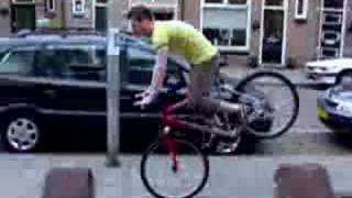 Gino op ze bek