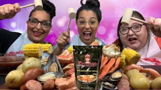Bloveslife New Mild Smackalicicious Sauce Review (MASSIVE Seafood Boil with Mild Sauce Packet)