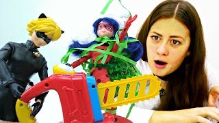 Леди Баг и случай в лесу! Мультики для девочек с куклами