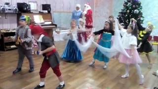 Танец с платками в детском саду на новый год