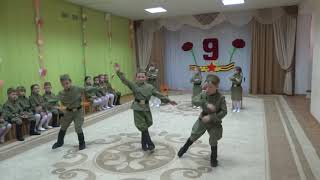 Танец "Тальяночка", воспитанники группы "Ромашка", МАДОУ №10, муз. руководитель Левочко Л.А. 2019год