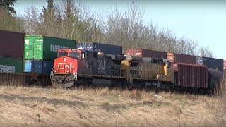 CN Train Spotting HD: CN 2203 & EX UP GECX C40-8W 9130 On U743 At Mink Lake! 3/4 5/5/18
