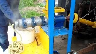 испытание экструдера для кормов от вала отбора мощности МТЗ 80