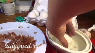 Красим яйца к Пасхе. Красим яйца зеленкой и шелухой лука. Мраморные яйца.