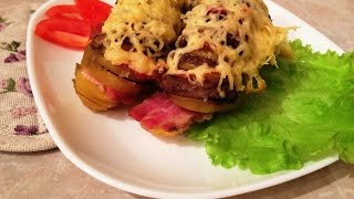 Картошка - гармошка - Печеный картофель с грибами и беконом / Рецепт приготовления