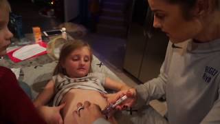 DEXCOM INSERTION IN BELLY | FIRST TIME FOR MOM | T1D | SHOTS