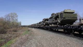 Военный эшелон со спецтехникой