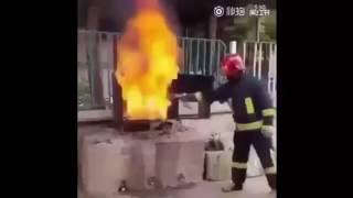 La coca cola puede usarse como extintor de incendios / Coke Cola can be used to fight a fire