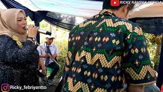 Bubuka lagu " kembang gadung naek ayun ambing " voc Teh entin sinden legend tanjung sari sumedang