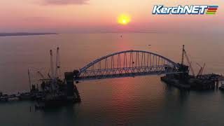 Керчь: облет поднятой на высоту арки ж/д моста