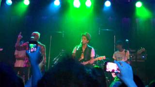 Bruno Mars - Nothin' On You (Live @ Slims SF)
