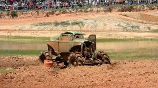 Dennis Anderson of Gravedigger WRECKS King Sling in Dallas GA during his second run 5/5/2012