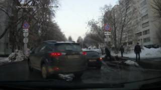 Видеорегистратор. Гранта сбила пешехода, К. Маркса. Место происшествия 04.04.2017