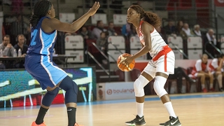 Johanne Gomis à la conclusion d'une contre-attaque avec un superbe fadeaway and one