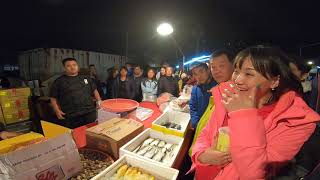 1227-25當又廷哥內心戲又上演時 大家就知道這標又要爽到跳起來了 大哥看到直呼阿餒ㄟ賽ㄟ賽 嘉義趙又廷海鮮拍賣108年星期五嘉義彌陀夜市42