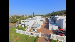 3 Bed Townhouse for sale in Gauteng | Johannesburg | Johannesburg South | Glenvista | 2 |