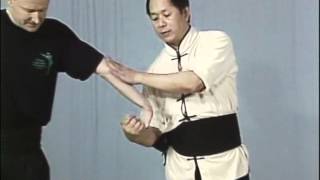 Tai Chi, Тай чи Ч27 Niu Zhuan Tian Zhu, рычаг пальцев