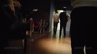 В Туле, в ТЦ «РИО» охранник ранил ножом двух человек