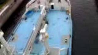 Танкер на море (вид сверху)