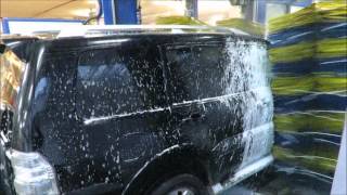 תהליך שטיפת הרכב במנהרה של פנדה שטיפת רכבים - Panda Wash Cars MITSUBISHI
