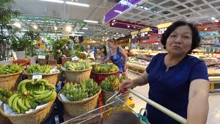 Нячанг. В Big C за покупками с вьетнамской бабушкой.