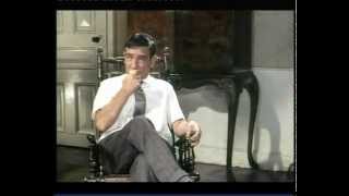 Early Bird: Norman Wisdom Eats A Drugged Apple