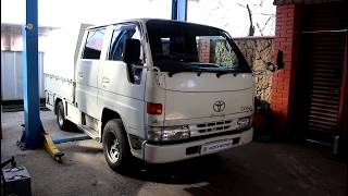 Как подтянуть ремень генератора на Toyota Dyna Тойота Дюна 1996 года